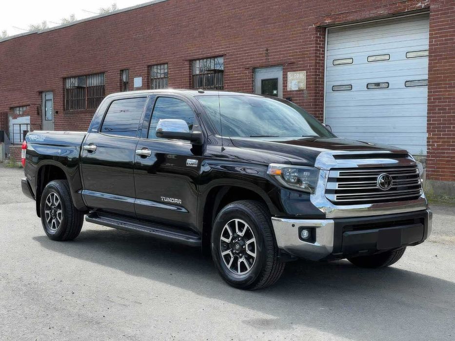 Toyota Tundra Limited CrewMax      2019