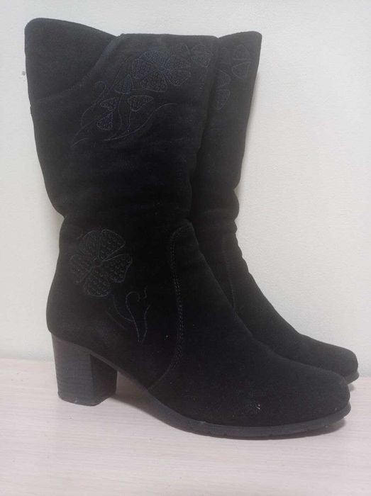 Продам жіночу зимову обув