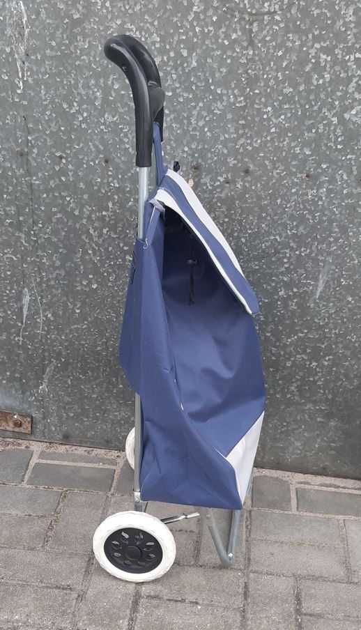 Wózek z torba na zakupy