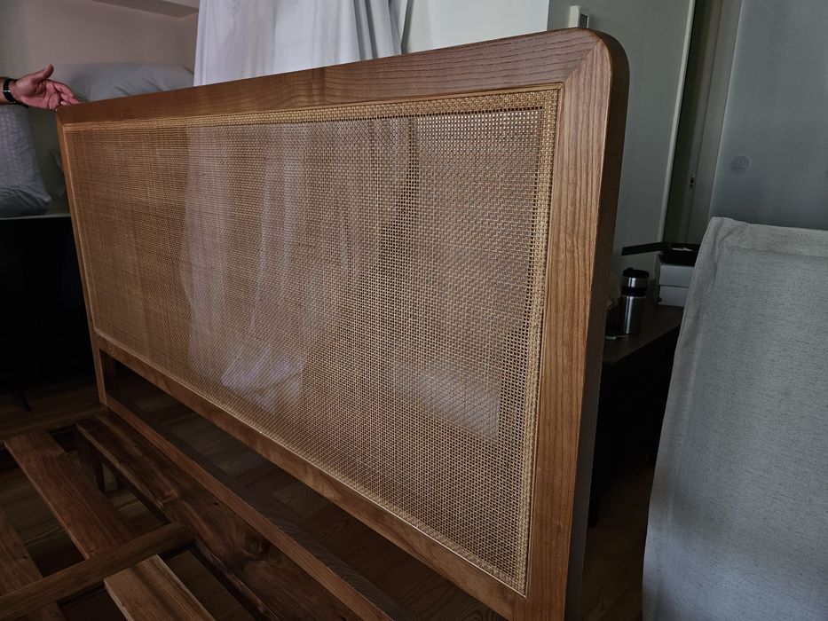 Cabeceira de palhinha nova em folha!