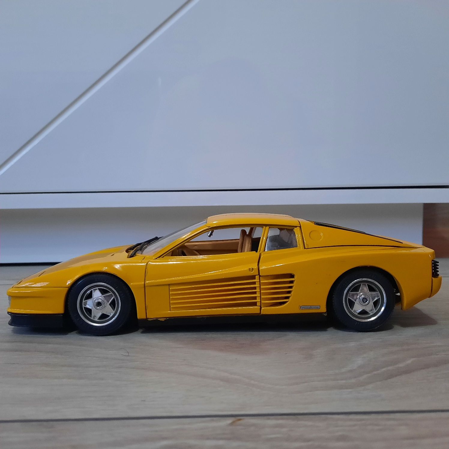 Auto Samochód Kolekcjonerski Ferrari Testarossa 1984 Bburago 1:18