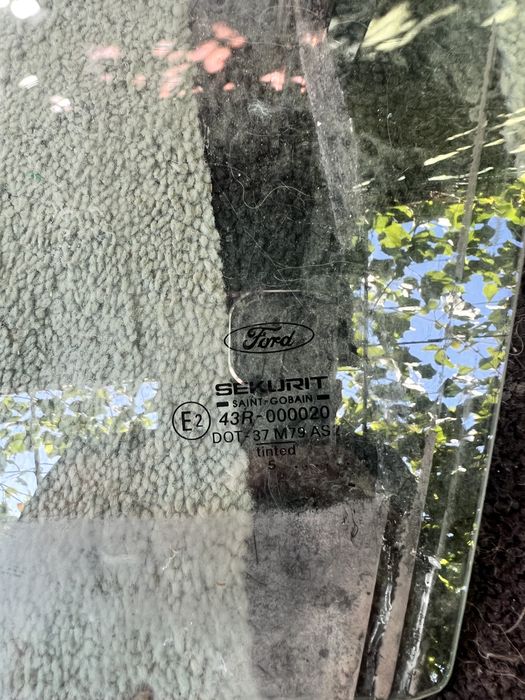 Стекло боковое Форд мондео 3