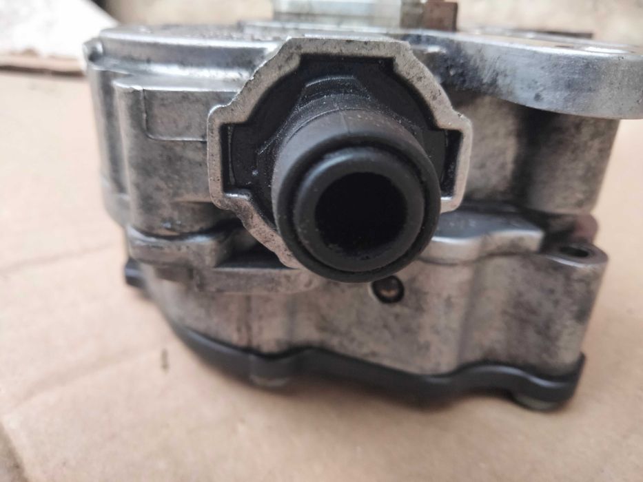 Продам вакуумний тандемнний насос до фольксвагена Туран