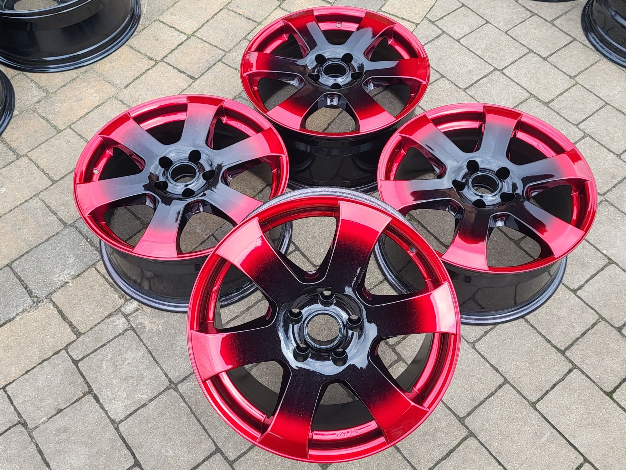 Alufelgi Autec Germany 5x112 8Jx17 et38 cb70mm czarne i red candy