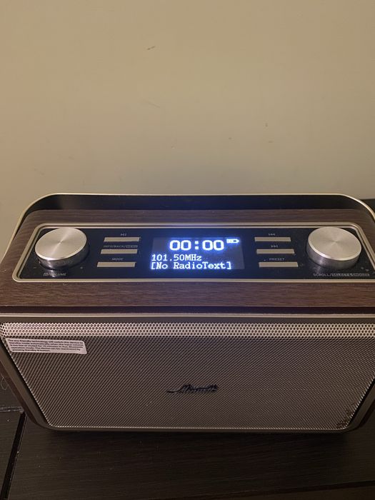 Радіоприймач Menuett з блютуз та акумулятором