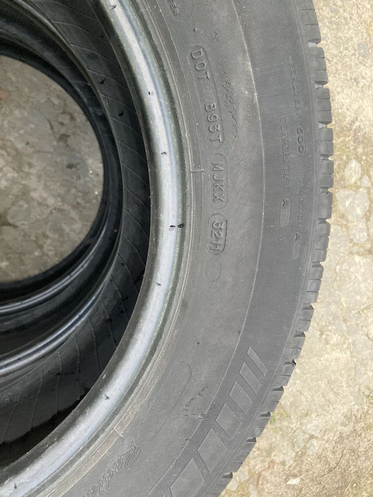 Продам комплект літніх шин 225/65R17