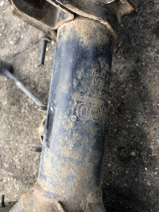 Задні стойки в зборі з пружинами hundai tucson кіа спортейдж 04-10p