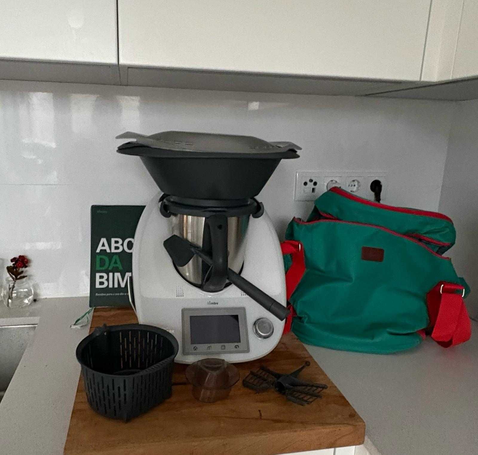 Bimby TM5 com saco, cookido e acessórios.