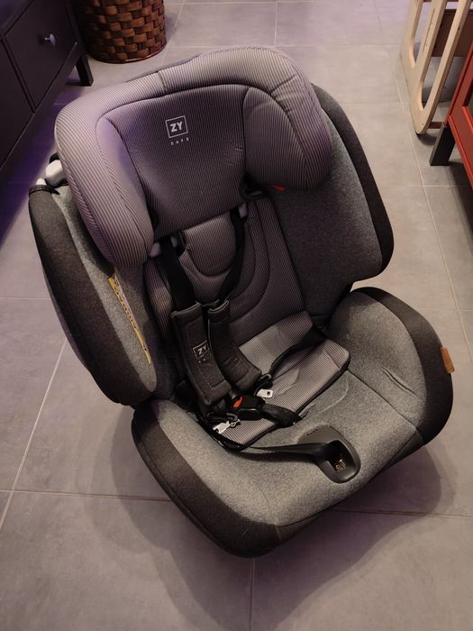 Cadeira de criança com Isofix Zippy