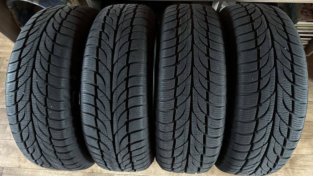 Зимові шини Paxaro 4x4 Winter 215/65 R16 98H 2022 рік 7,5 мм