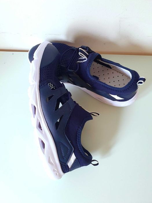 NOWE Buty sportowe przewiewne, wkładane, rozm. 39