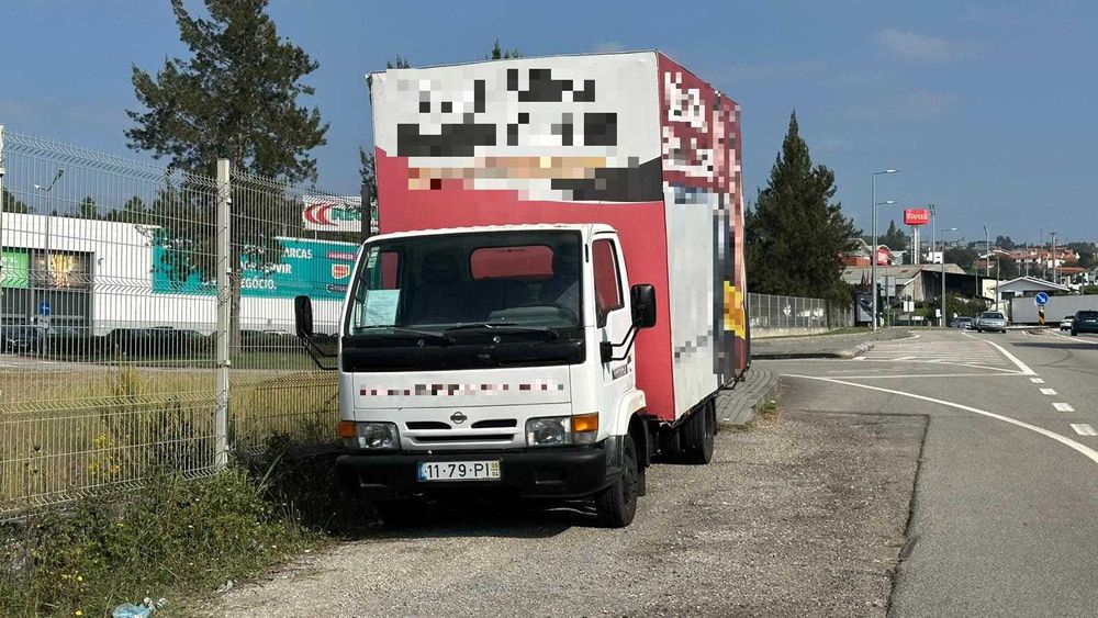 Nissan Cabstar 3.000 Rodado Duplo Caixa Fechada Alta