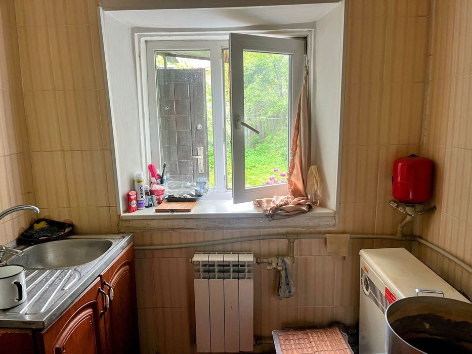 Продам ПОЛДОМА, р-н  проспекта СЛОБОЖАНСКИЙ