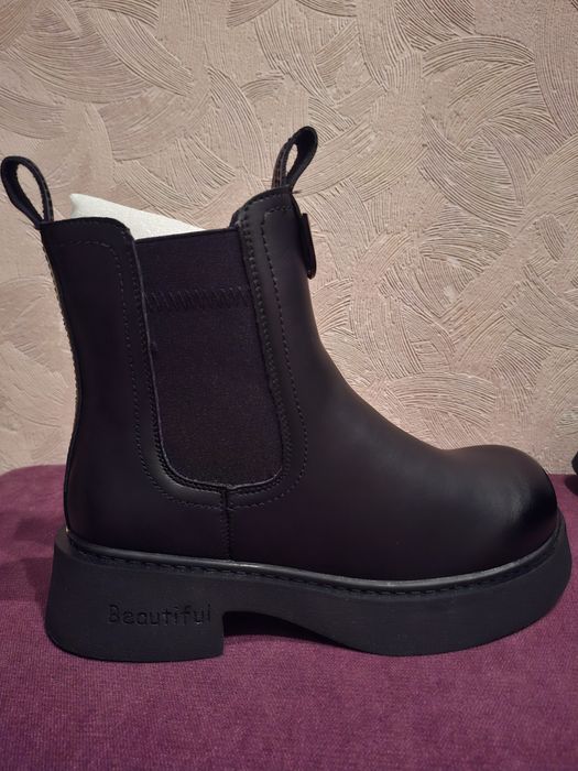 Продам нові жіночі черевики "Челсі "