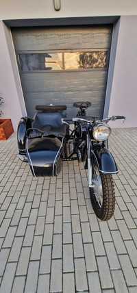 Motocykl Dniepr K-750M
