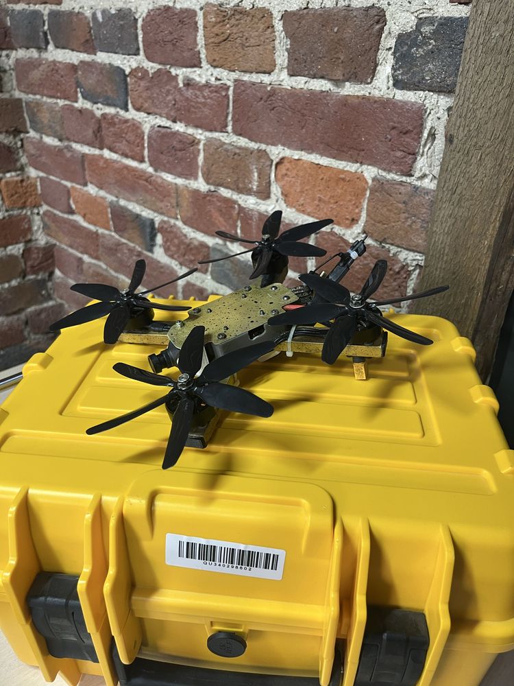 Дрон fpv 5" дюймів аналог 2.4 elrs