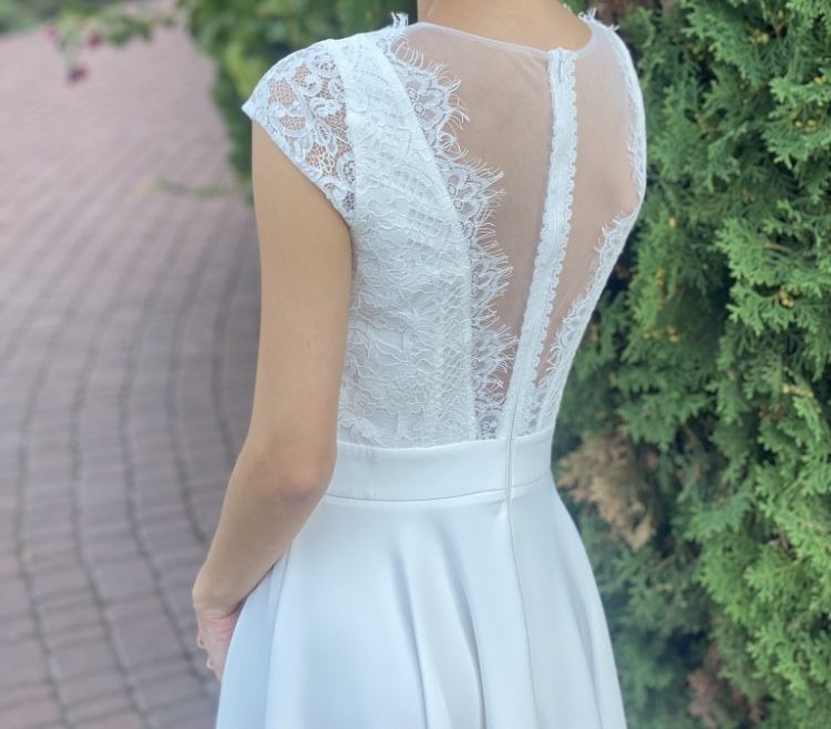 Ніжна вечірня сукня