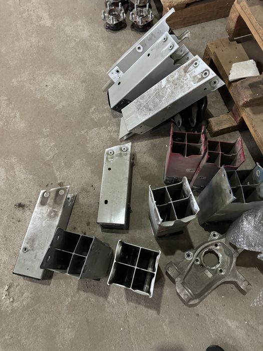 Ланжерони tesla model 3/Y оригінал