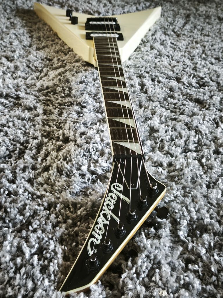 Gitara Jackson V