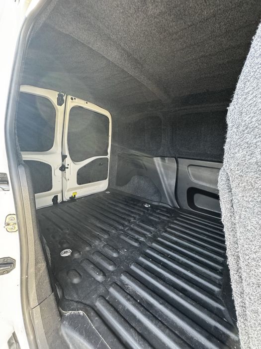 Citroën Berlingo 2021 - muito bem conservada / pronto a usar