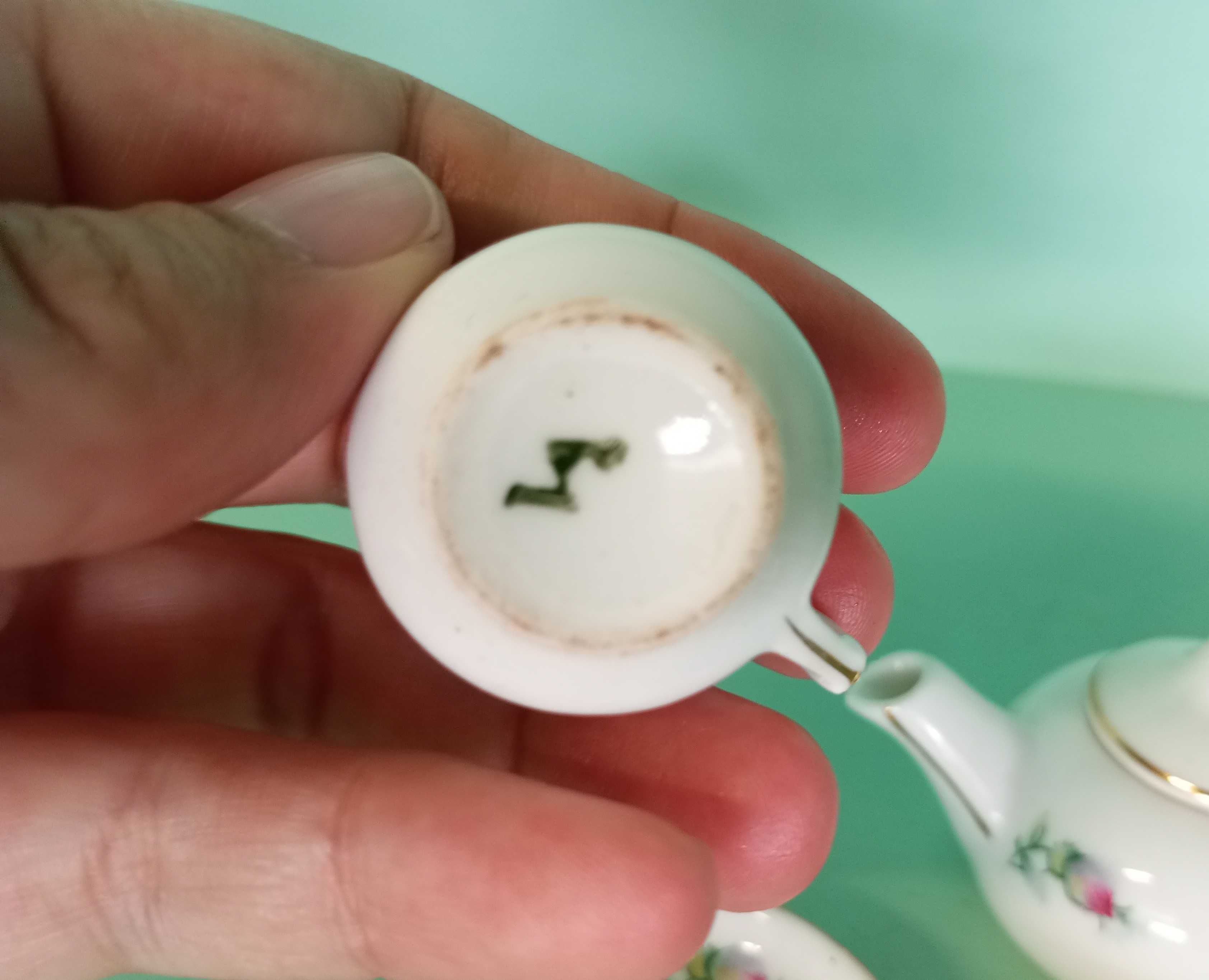 Antigo tête-à-tête miniatura em porcelana da Vista Alegre 1947 a 1968