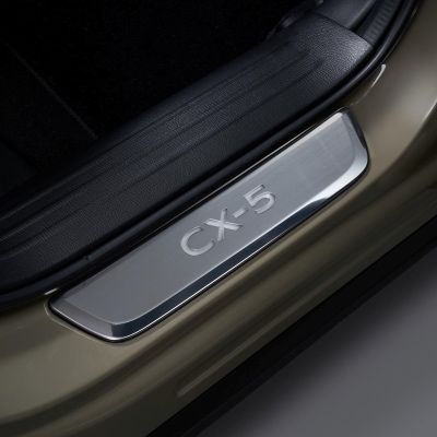 Mazda CX-5 KF 17-24 Listwy ozdobne progów z podświetleniem / KSD4V1370