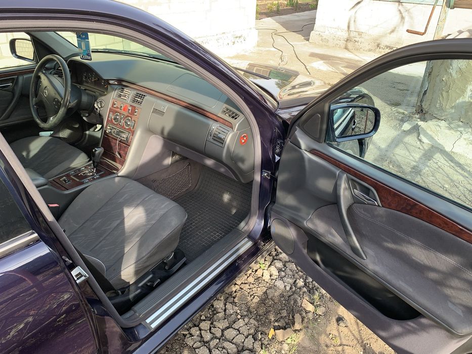 Mercedes E220 CDI W210