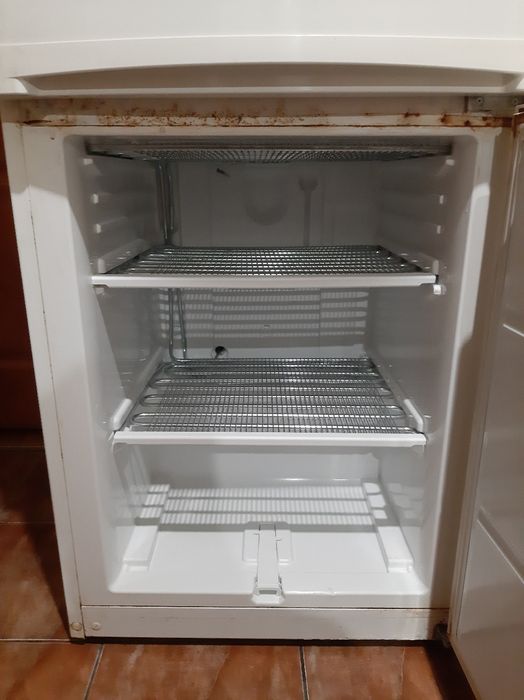 Холодильник Zanussi