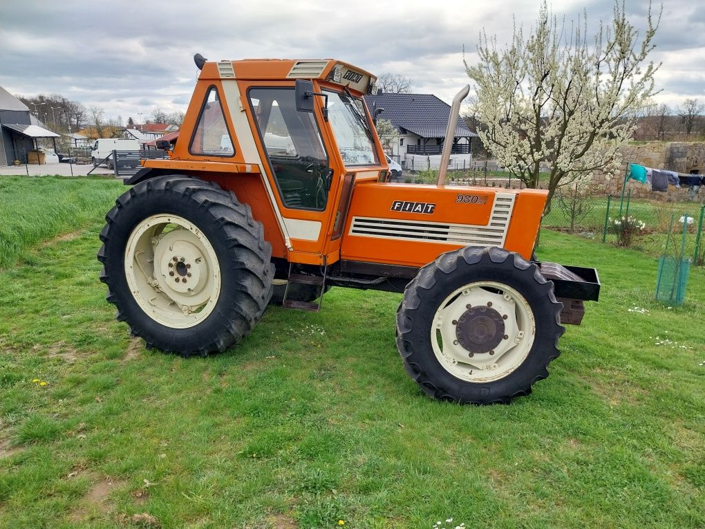Traktor Fiat 980 Dt 4x4 new holland