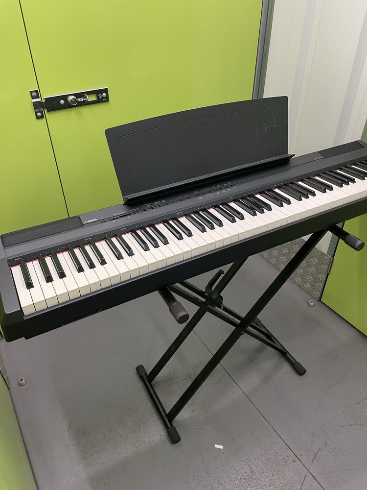 Piano Yamaha P-105