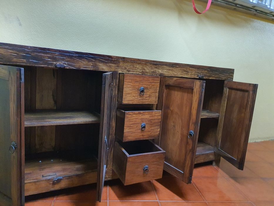 Aparador rústicos maciço altura 90cm comprimento 1,98cm largura 42cm