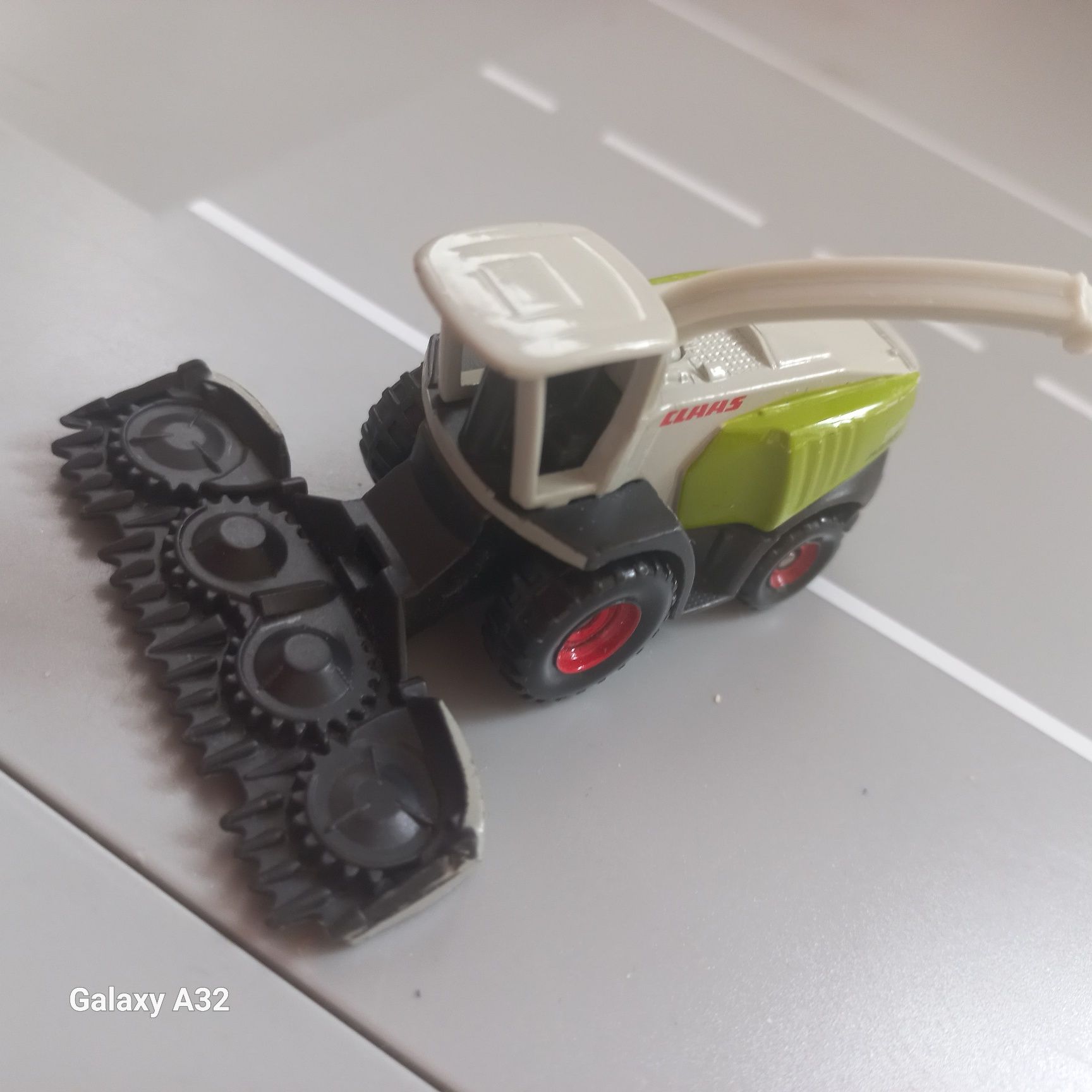 Siku kombajn do kukurydzy claas