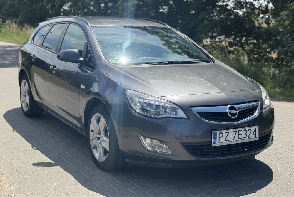 Opel Astra J Sports Tourer, kombi 1.4 Turbo ECOTEC 140KM, zadbana