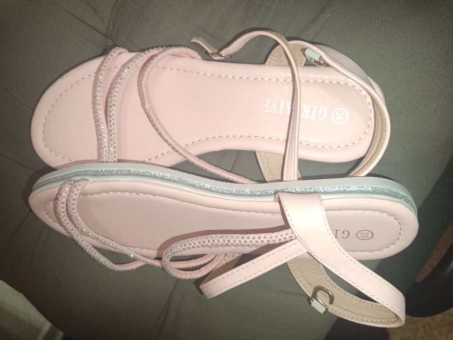 Босоніжки рожеві з стразами