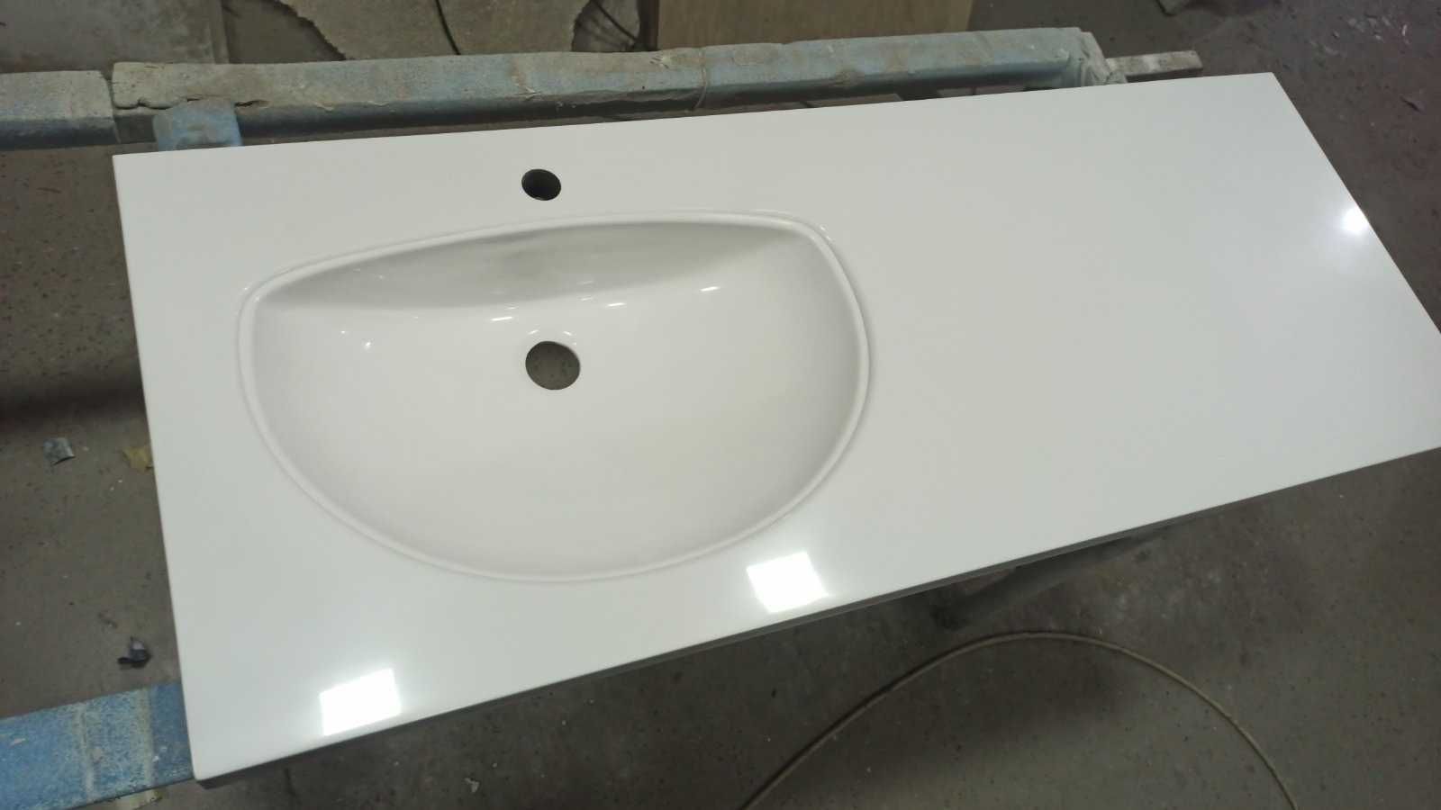 Стільниця для ванної кімнати GRONIX® з литим умивальником.