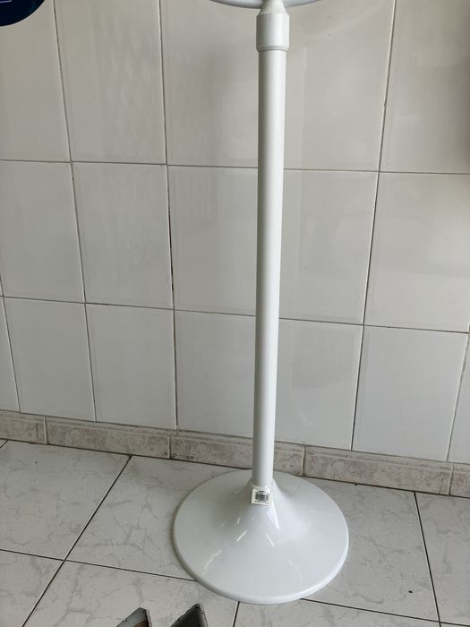 Suporte para planta ou gaiola.