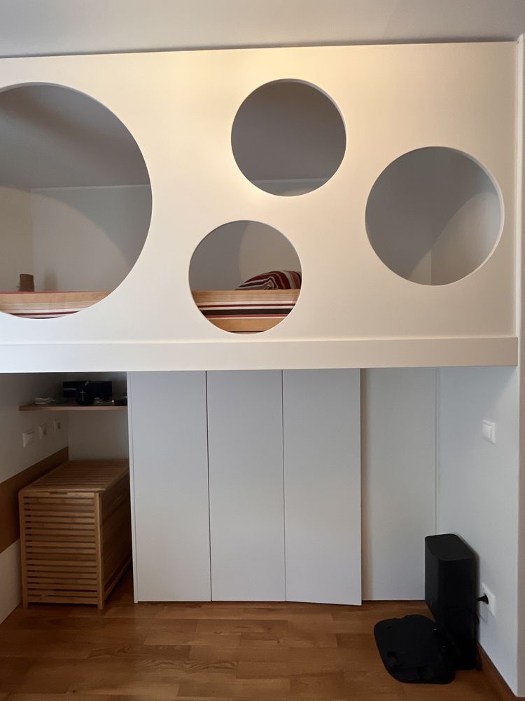 Modulo de cama e armarios quarto de crianca