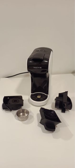 Cantinho do café completo com Cafeteira, maquina de moer grão e tudo