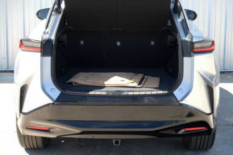 2023 Lexus RZ 450e Luxury