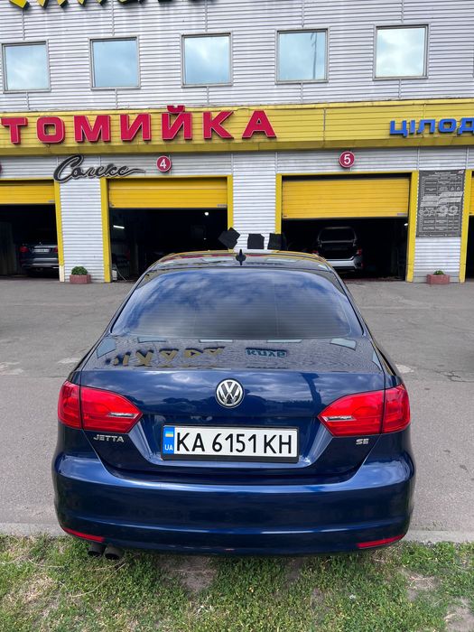 Авто Volkswagen Jetta 2013