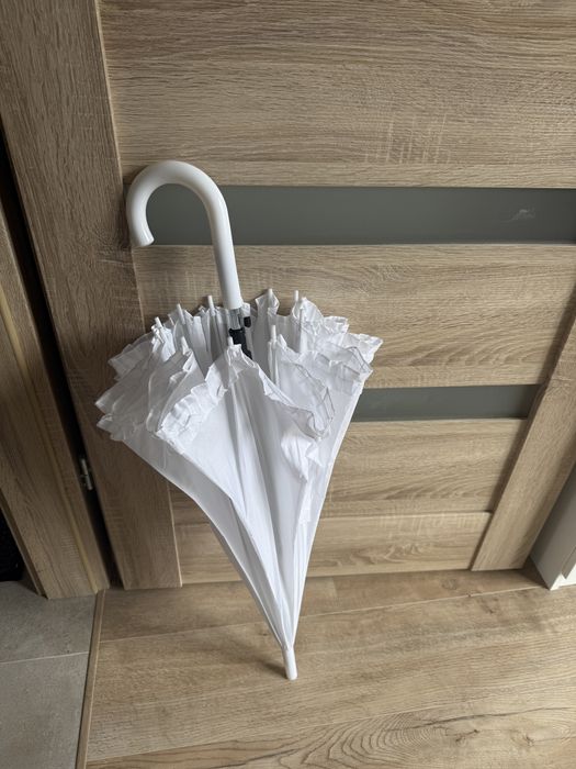 Bialy parasol duzy