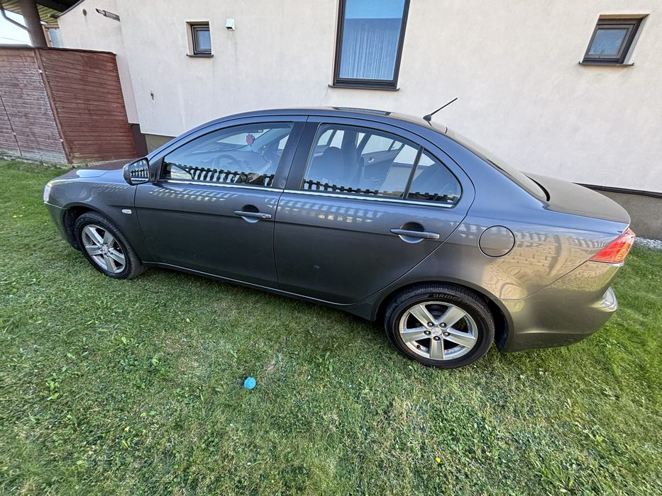 Mitsubishi lancer 10