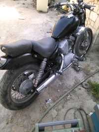 Vendo mota Yamaha v2 500