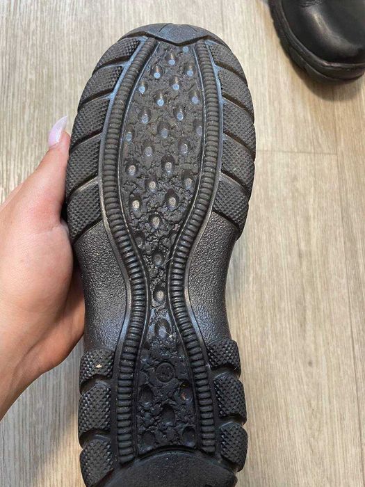 Берци легкі шкіряні чорні Tornado, 40р