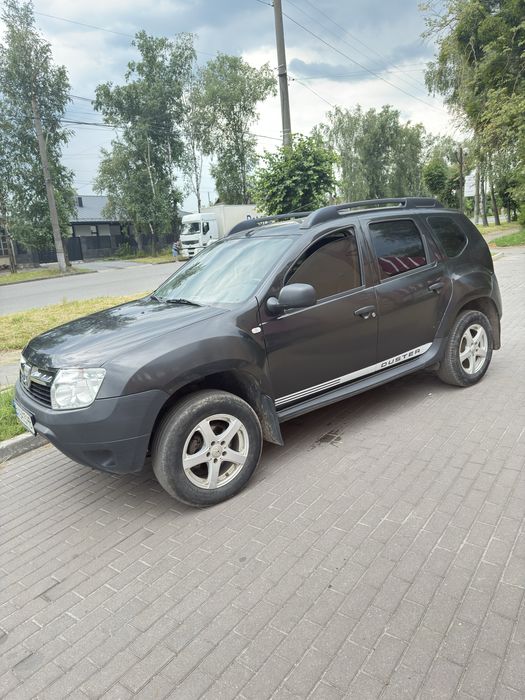 Dacia Duster 2010 рік