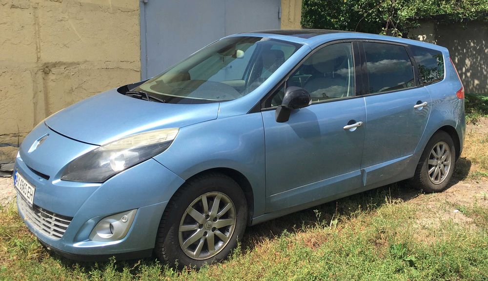 Renault Scenic ІІІ 2011 мінівен 7 місць