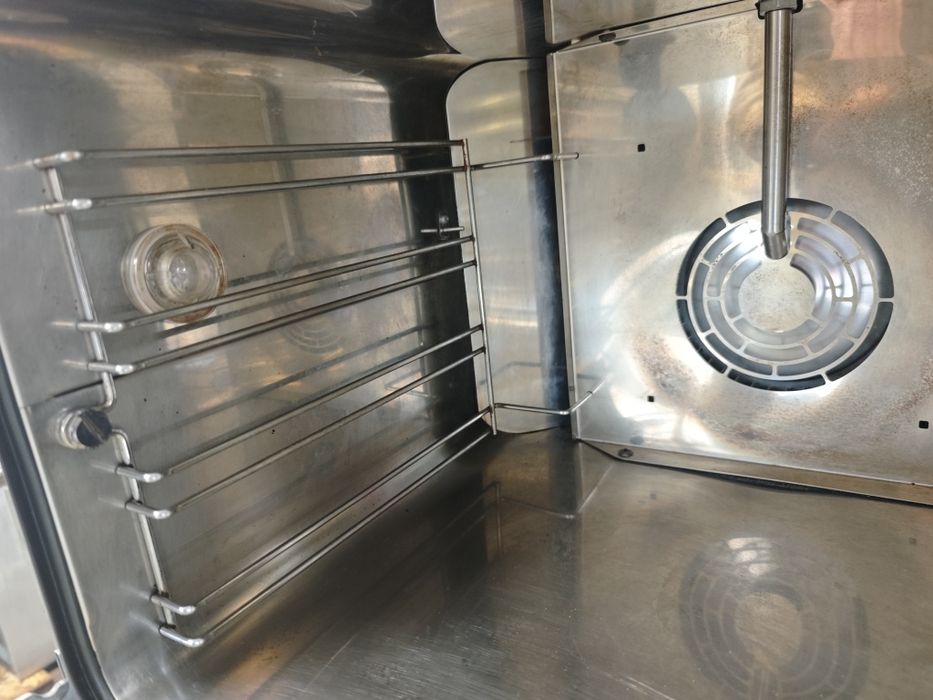 Пароконвектомат 4 рівні Unox XF135 Arianna