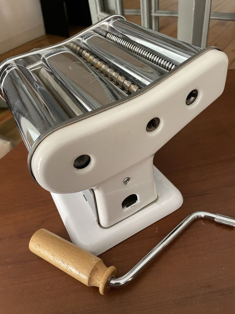 Maquina para fazer pasta fresca, pequena