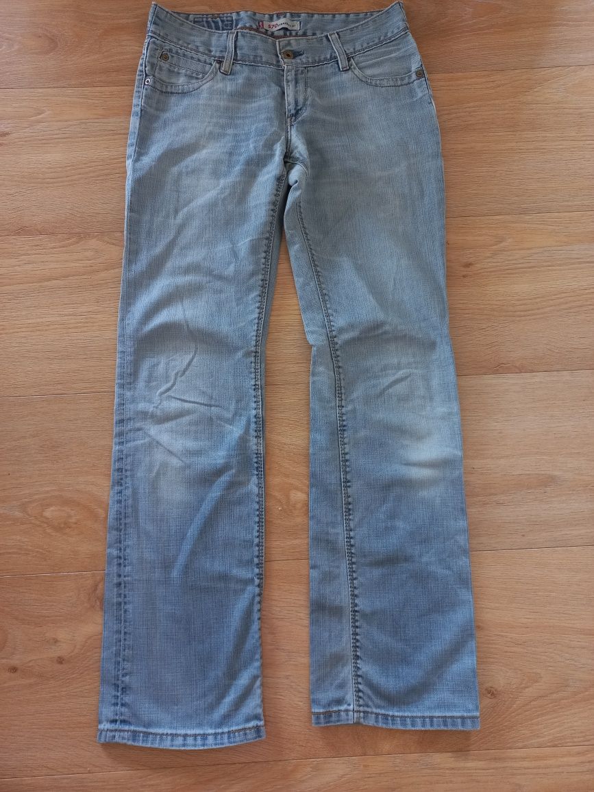 Spodnie dżinsowe Levis 570 stright fit