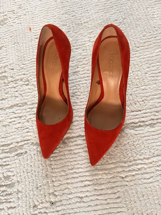 Zamszowe skorzane szpilki Kazar